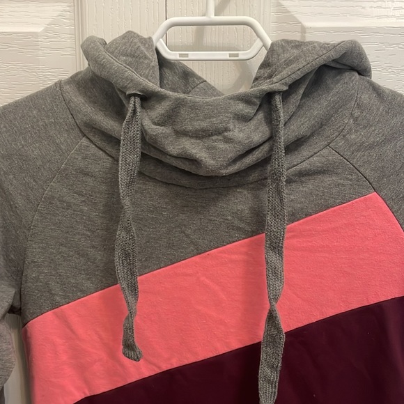 Women’s Active Pullover Hoodie - Picture 2 of 5